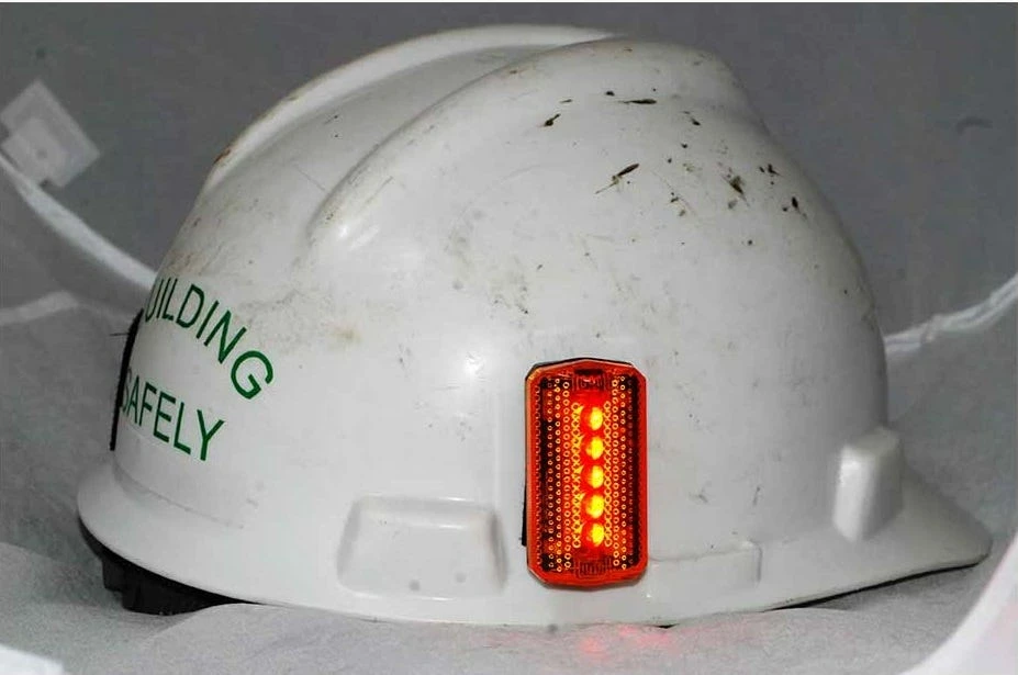 DuraVision Pro DuraVisionPro Professional Helmet Safety Caution Light 349601V - Flashlights 2 DuraVision Pro DuraVisionPro Professional Helmet Safety Caution Light 349601V - Flashlights - Image 2